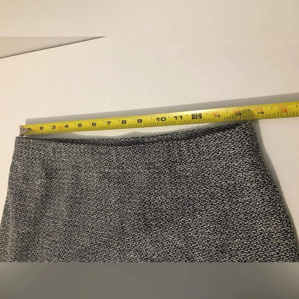 St. John Collection Navy And White Knit Women’s Size 8 Pencil Skirt